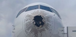 Sebuah pesawat Boeing 767-300 (N189DN) milik maskapai Delta yang tengah mengoper… Sebuah pesawat Boeing 767-300 (N189DN) milik maskapai Delta yang tengah mengoper...
