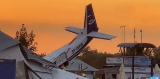 Sebuah pesawat Cessna 208B Grand Caravan (SP-WAW) yang dioperasikan oleh Skydive… Sebuah pesawat Cessna 208B Grand Caravan (SP-WAW) yang dioperasikan oleh Skydive...