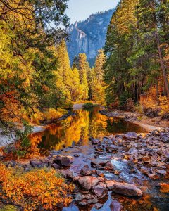 captures the breathtaking beauty of some of America's finest national parks in t...