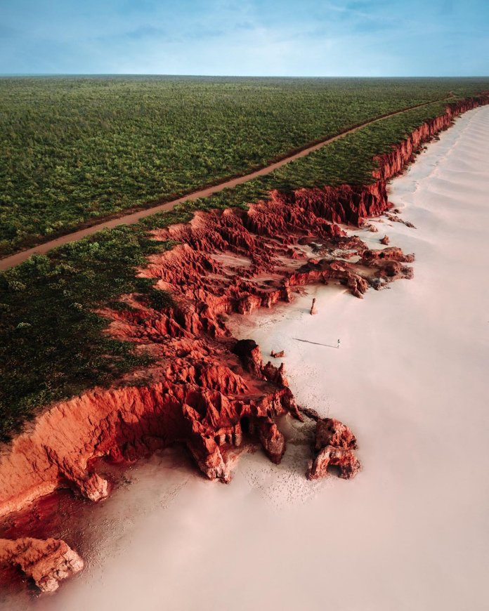 captures the dreamy coastlines of Western Australia, where endless stretches of ...