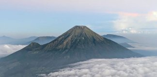 When approaching the summit of Mount Sumbing, in Central Java, you can catch thi… When approaching the summit of Mount Sumbing, in Central Java, you can catch thi...