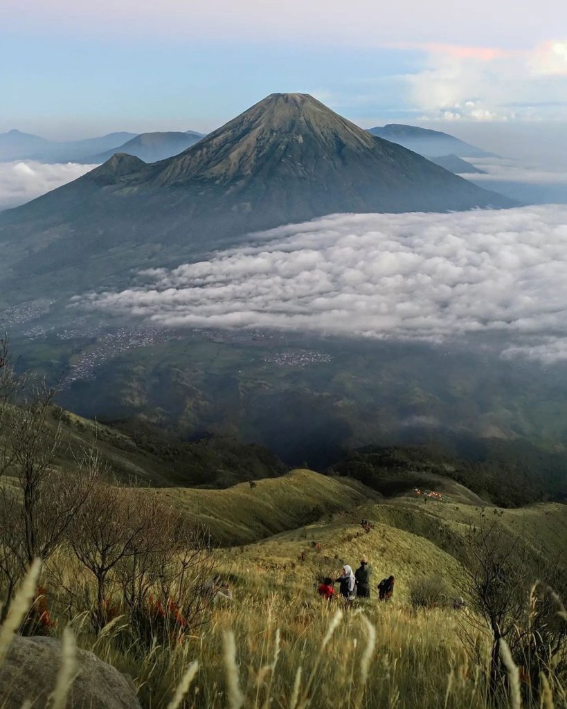 When approaching the summit of Mount Sumbing, in Central Java, you can catch thi...