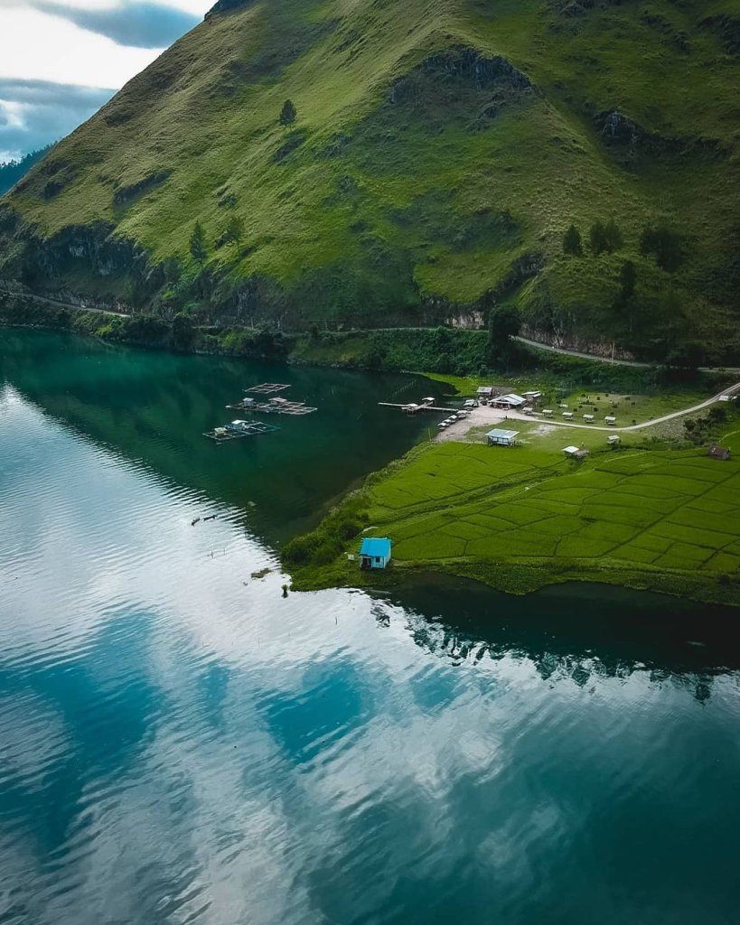 Green and blue bring a sense of tranquility and calmness, don't you agree?
Nest...