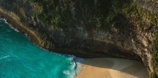 Let’s take some time out to indulge in the beauty of #KelingkingBeach.
As one o… Let's take some time out to indulge in the beauty of #KelingkingBeach.
As one o...