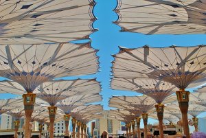 Tips Umroh Backpacker Hemat Biaya dan Maksimalkan Ibadah 2